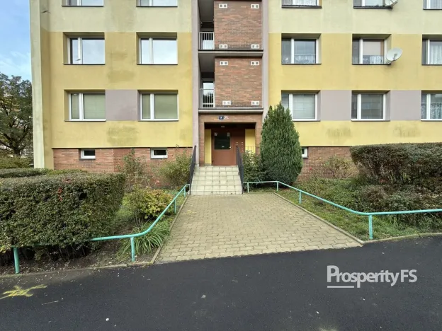 Pronájem bytu 1+1, Ústí nad Labem - Střekov, Tolstého, 37 m2