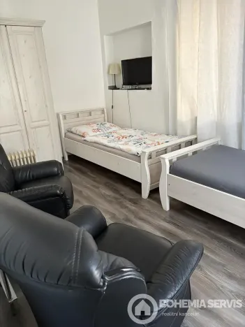 Prodej ubytování, Hradec Králové, Všehrdova, 260 m2