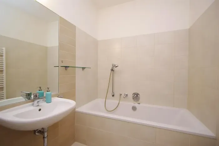 Pronájem kanceláře, Praha - Smíchov, Štefánikova, 82 m2