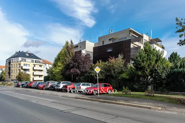 Pronájem bytu 2+kk, Praha - Suchdol, Májová, 45 m2