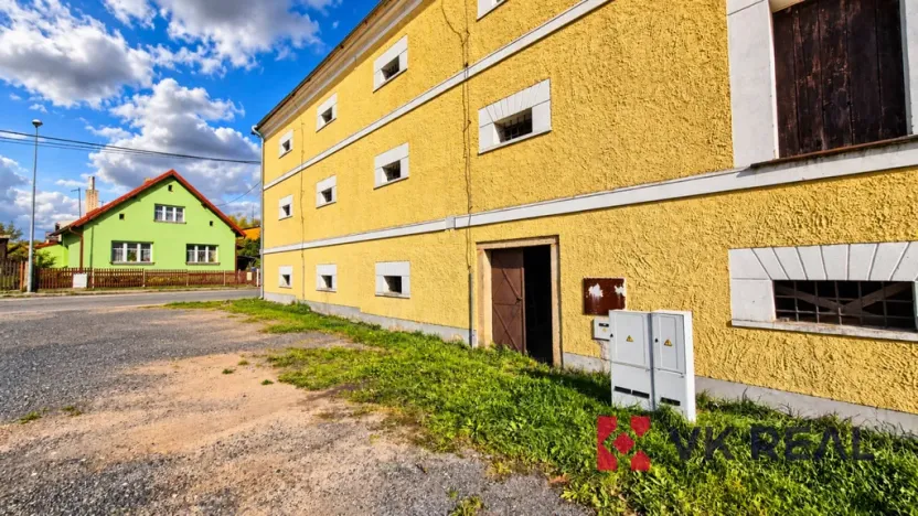 Prodej zemědělského objektu, Trhanov, 2380 m2