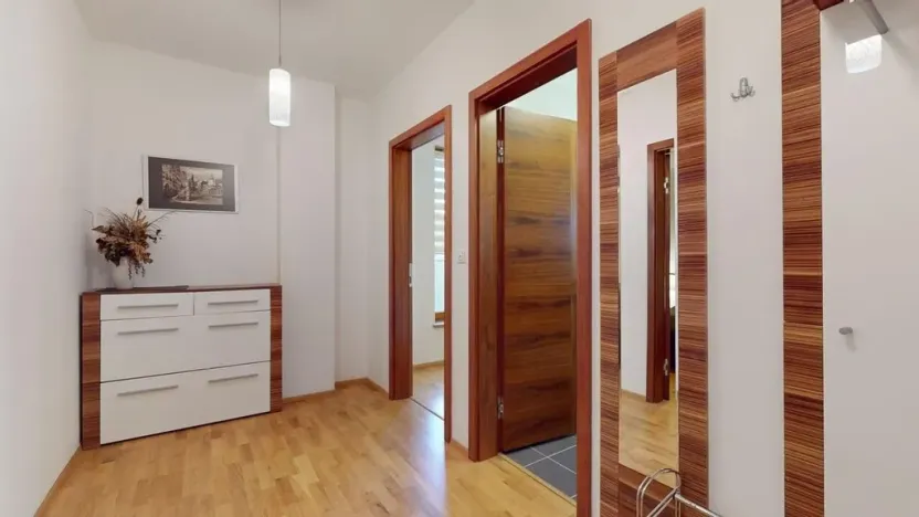 Prodej bytu 2+kk, Karlovy Vary, Libušina, 88 m2
