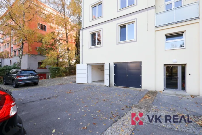 Pronájem garáže, Praha - Břevnov, Bělohorská, 16 m2