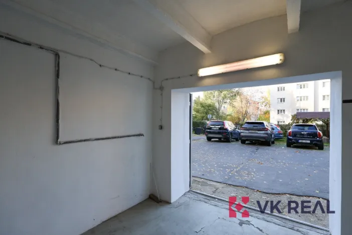 Pronájem garáže, Praha - Břevnov, Bělohorská, 16 m2