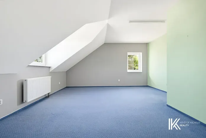 Prodej kanceláře, Hrochův Týnec, 356 m2