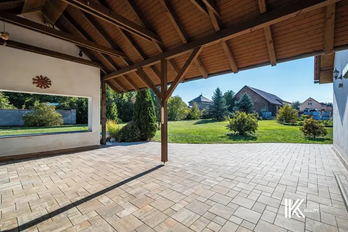Prodej kanceláře, Hrochův Týnec, 356 m2