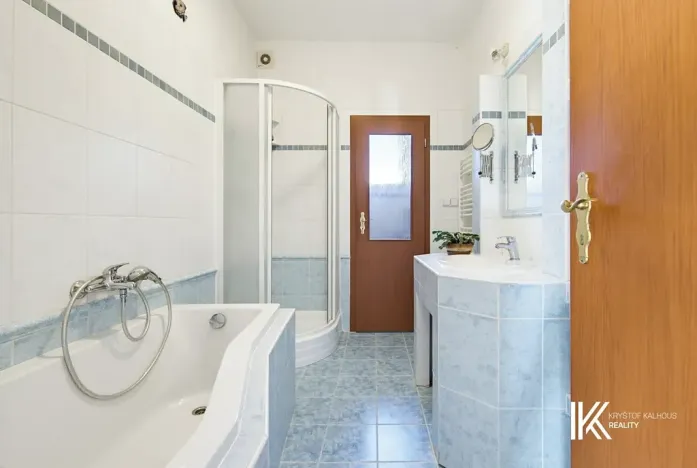 Prodej rodinného domu, Hrochův Týnec, 356 m2