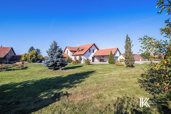 Prodej rodinného domu, Hrochův Týnec, 356 m2