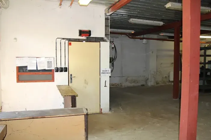 Pronájem skladu, Karlovy Vary, Jáchymovská, 120 m2