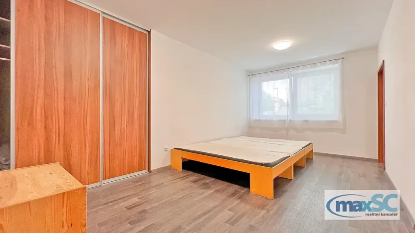 Pronájem bytu 2+kk, Holice, Bratří Čapků, 54 m2