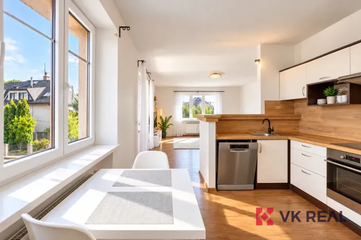 Prodej vícegeneračního domu, Praha - Horní Počernice, Rožnovská, 577 m2