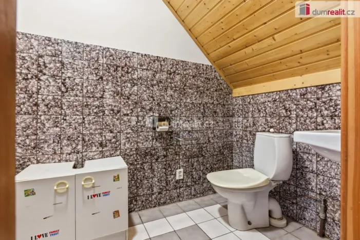 Prodej rodinného domu, Rotava, Růžové údolí, 170 m2