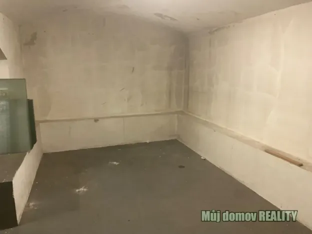 Pronájem obchodního prostoru, Praha - Vysočany, Freyova, 118 m2
