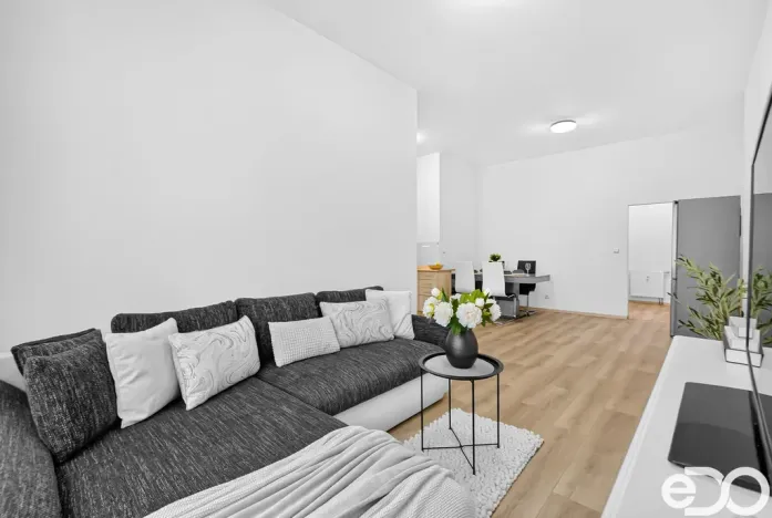 Prodej bytu 2+kk, Milovice, Topolová, 56 m2