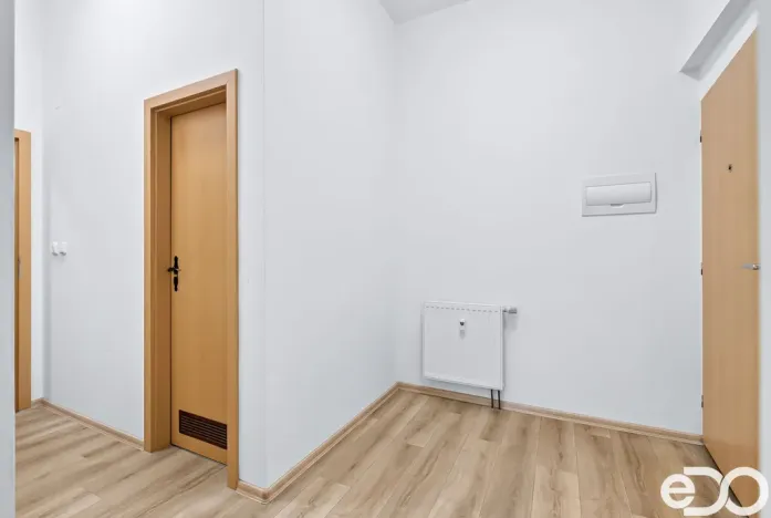 Prodej bytu 2+kk, Milovice, Topolová, 56 m2