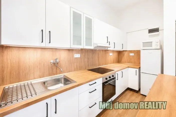 Pronájem bytu 2+1, Praha - Bubeneč, Verdunská, 55 m2