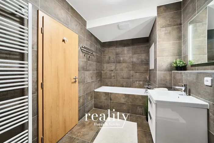 Pronájem bytu 2+kk, Znojmo, Kosmákova, 62 m2