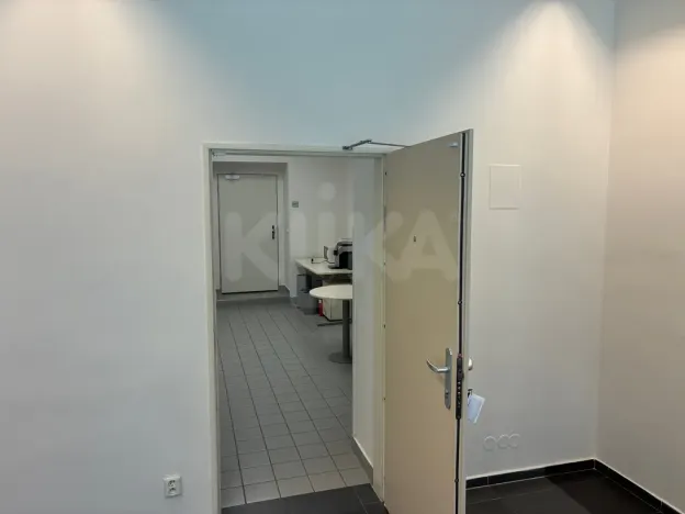 Prodej obchodního prostoru, Plzeň - Jižní Předměstí, Klatovská třída, 82 m2