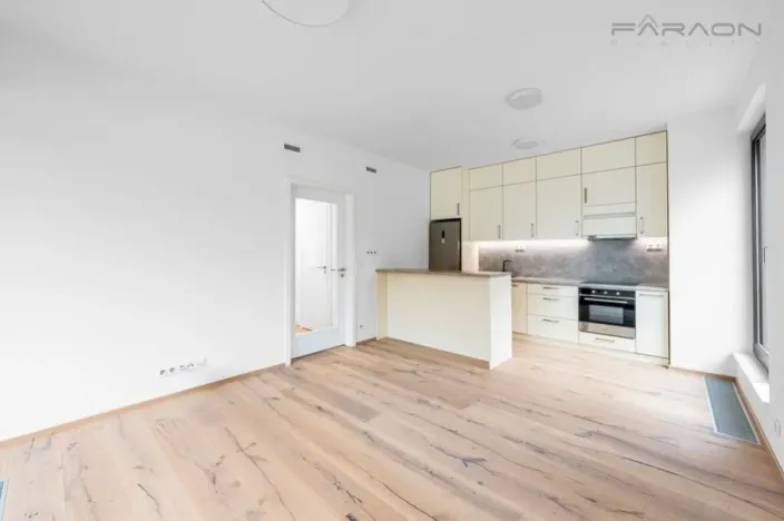 Pronájem bytu 2+kk, Praha - Košíře, Lerausova, 57 m2