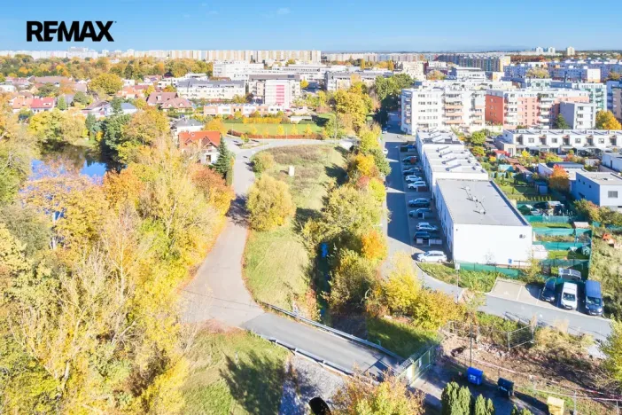 Prodej pozemku pro bydlení, Hradec Králové, 2475 m2