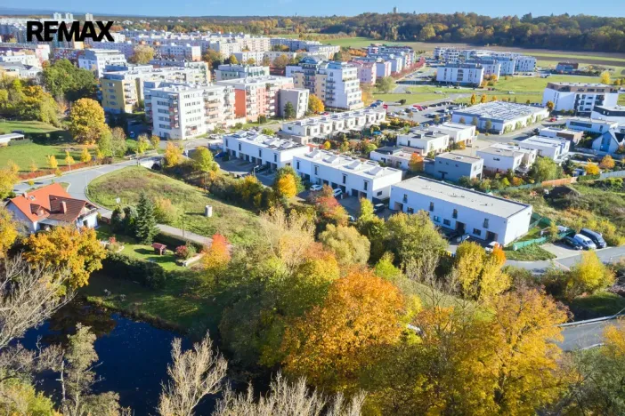 Prodej pozemku pro bydlení, Hradec Králové, 2475 m2