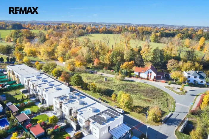Prodej pozemku pro bydlení, Hradec Králové, 2475 m2
