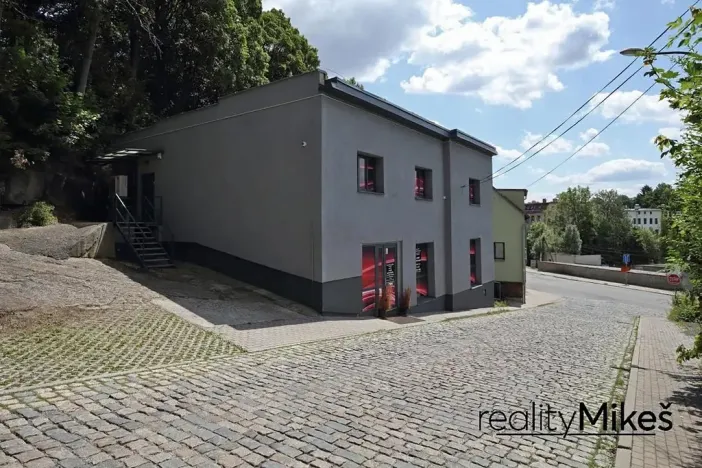 Prodej obchodního prostoru, Liberec, Na Žižkově, 351 m2