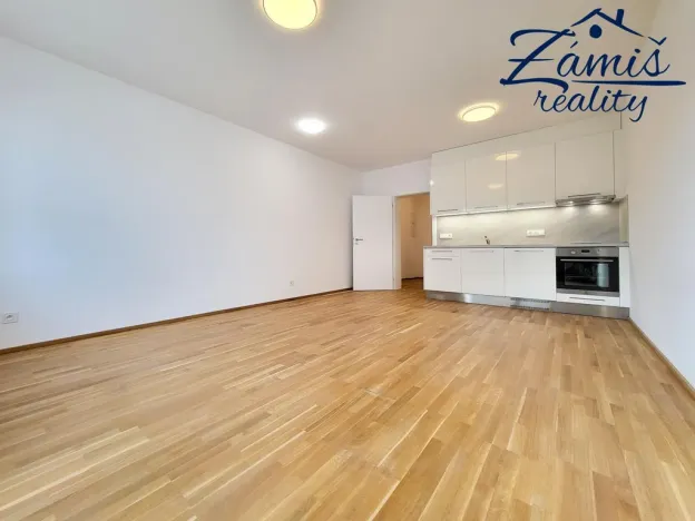 Pronájem bytu 1+kk, Kladno, Lesík, 33 m2