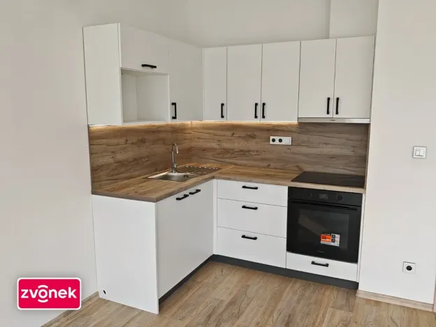Pronájem bytu 1+kk, Otrokovice, Moravní, 36 m2