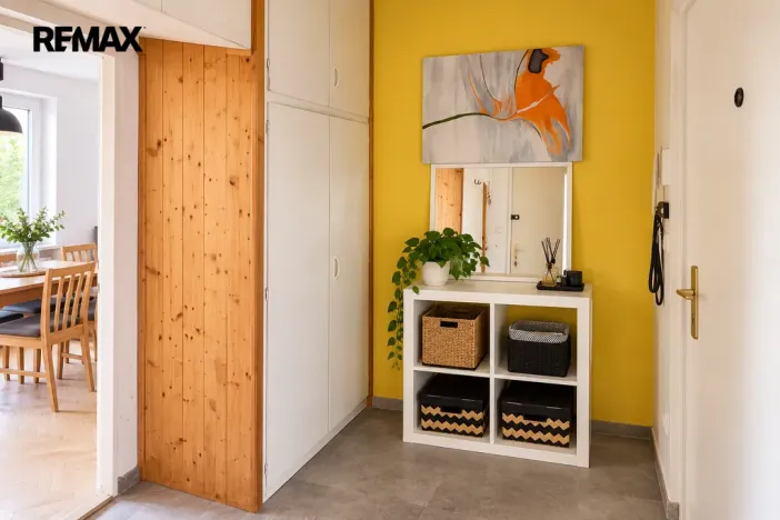Prodej bytu 2+1, Ostrov, Štúrova, 56 m2