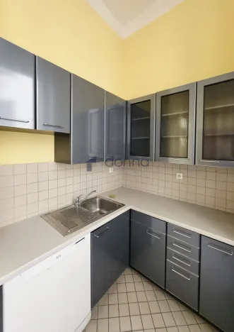 Pronájem kanceláře, Praha, Spálená, 346 m2