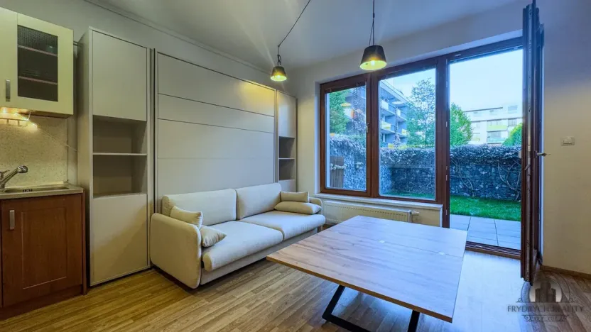 Prodej - jiné, Praha, Plzeňská, 30 m2