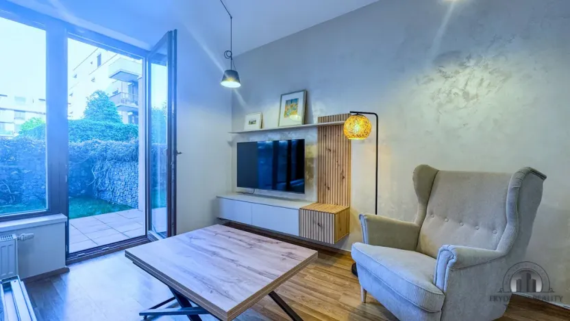 Prodej - jiné, Praha, Plzeňská, 30 m2
