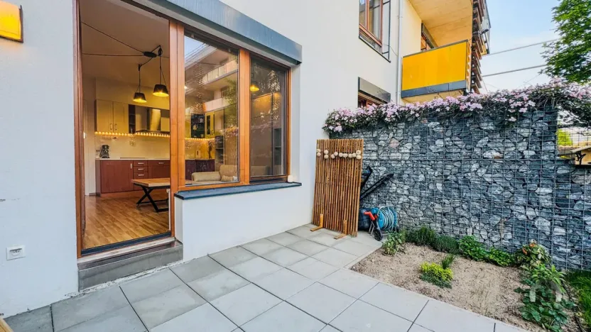 Prodej - jiné, Praha, Plzeňská, 30 m2