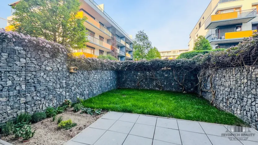 Prodej - jiné, Praha, Plzeňská, 30 m2