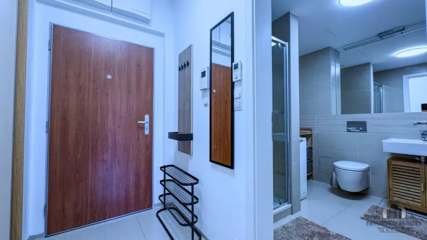 Prodej - jiné, Praha, Plzeňská, 30 m2