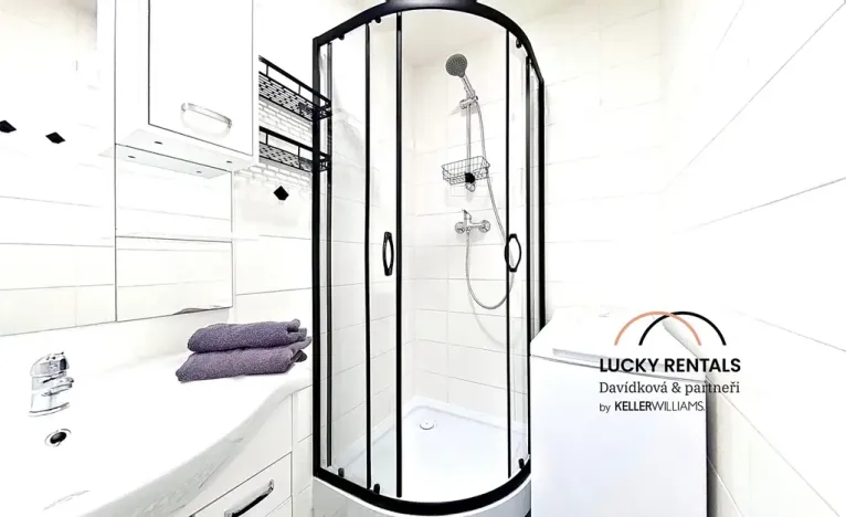Pronájem bytu 2+kk, Praha - Černý Most, Kpt. Stránského, 43 m2