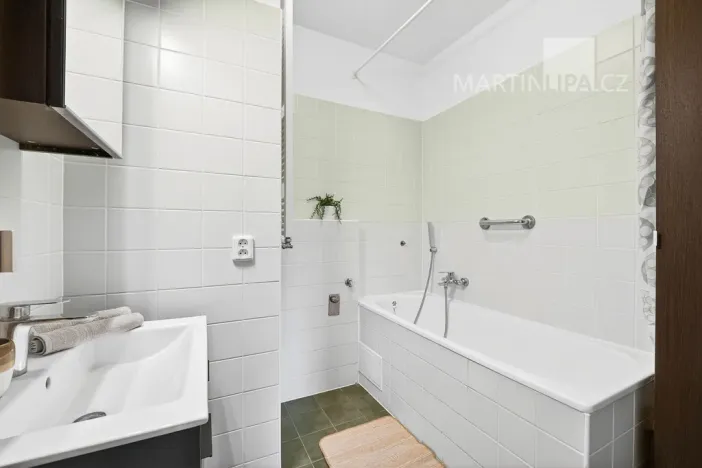 Prodej bytu 3+kk, Praha - Kbely, Pod Nouzovem, 70 m2