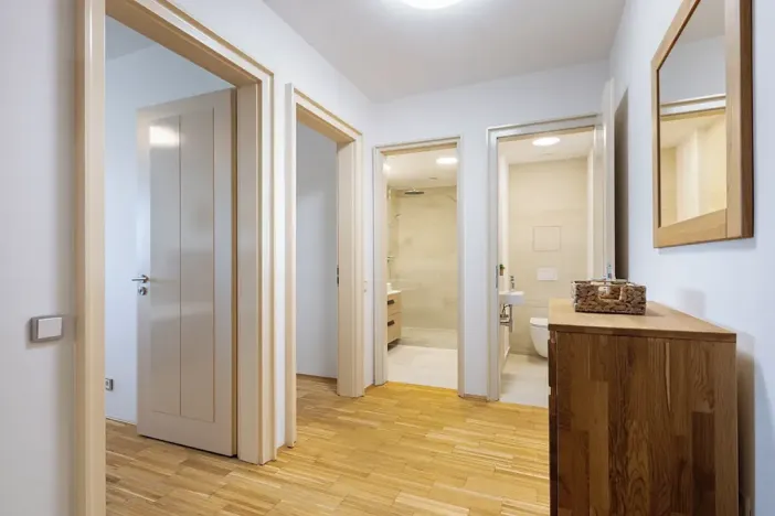Pronájem bytu 2+kk, Praha - Karlín, Rohanské nábřeží, 60 m2
