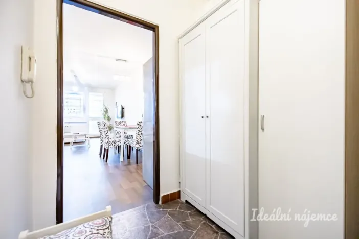 Pronájem bytu 2+kk, Praha - Krč, Sládkovičova, 47 m2