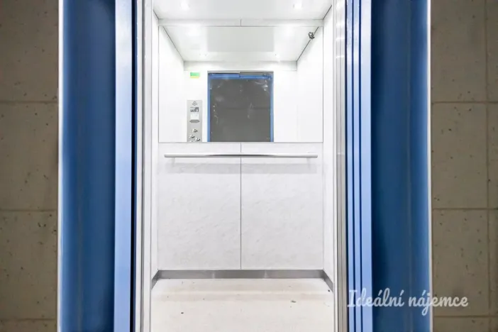 Pronájem bytu 2+kk, Praha - Krč, Sládkovičova, 47 m2