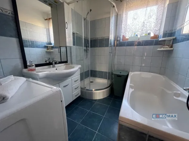 Prodej rodinného domu, Perná, 185 m2