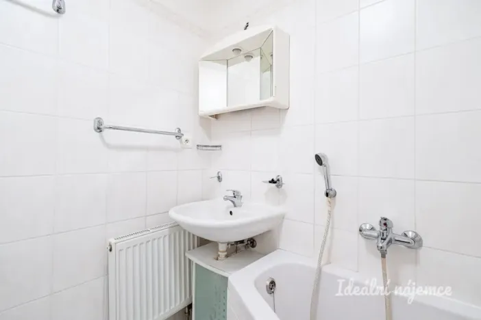 Pronájem bytu 1+1, Praha - Letňany, Chotěšovská, 39 m2