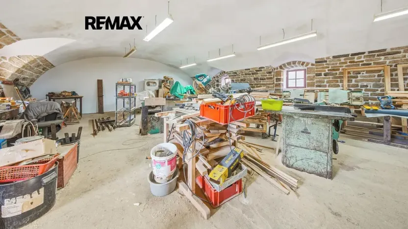 Prodej výrobních prostor, Holany, 241 m2