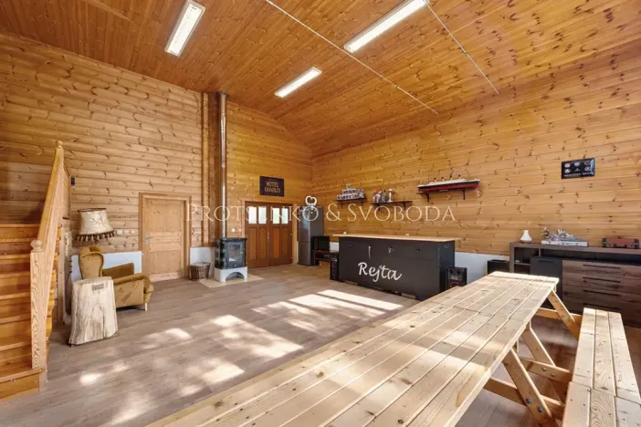 Prodej ubytování, Trhové Sviny, Rejta, 800 m2