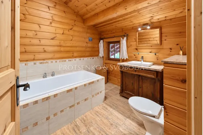 Prodej rodinného domu, Trhové Sviny, Rejta, 800 m2