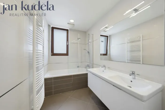 Pronájem bytu 3+kk, Praha - Holešovice, V háji, 74 m2