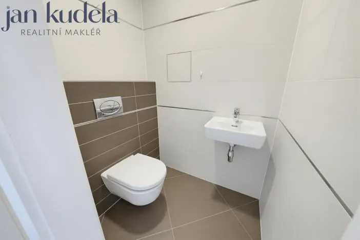 Pronájem bytu 3+kk, Praha - Holešovice, V háji, 74 m2