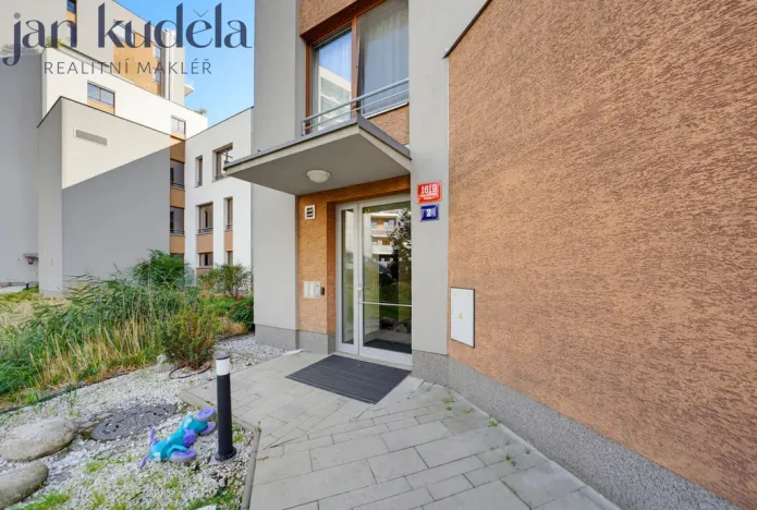 Pronájem bytu 3+kk, Praha - Holešovice, V háji, 74 m2