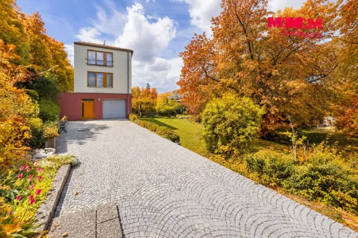 Prodej rodinného domu, Praha - Dejvice, V Šáreckém údolí, 230 m2